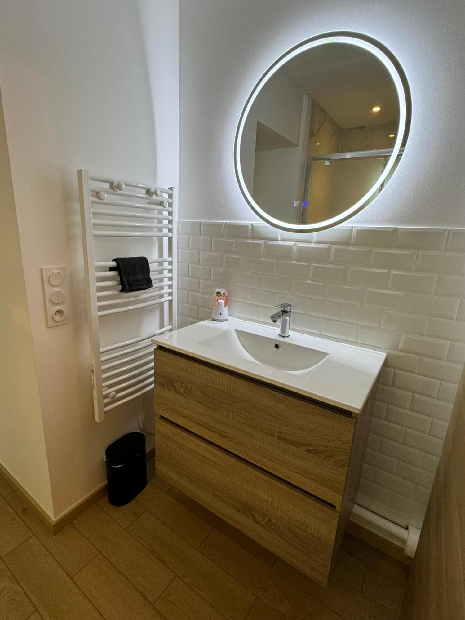 Appartement En Centre-Ville - Local Velos Disponible 马耶讷 外观 照片